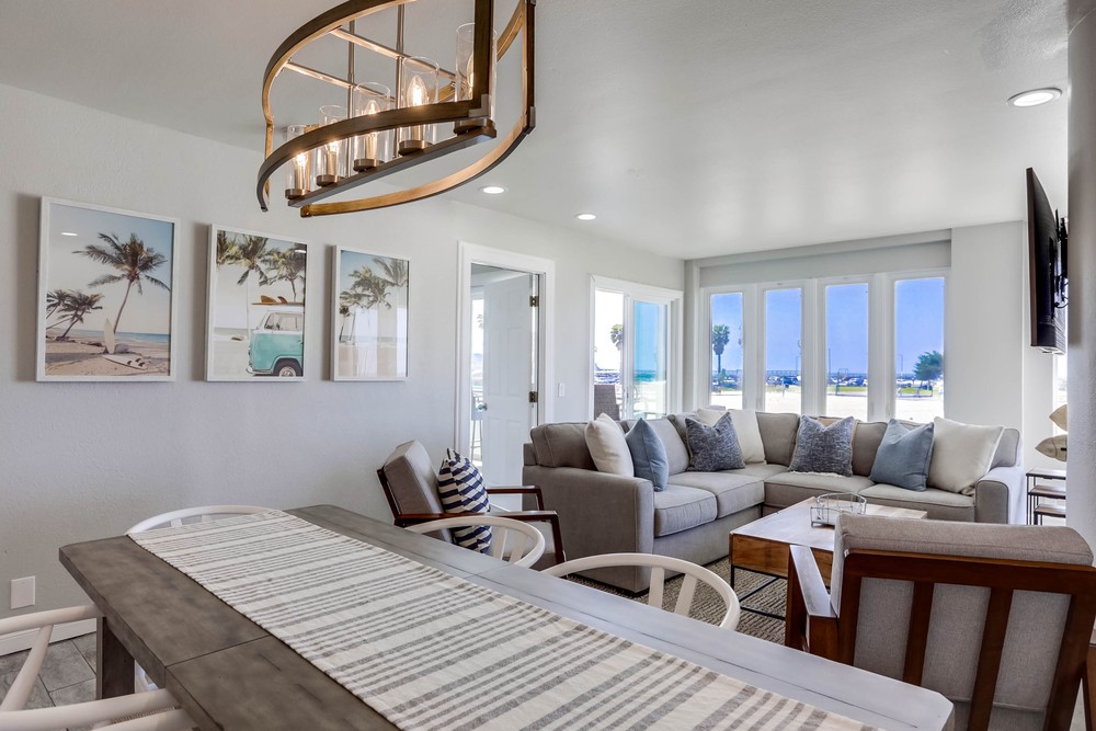 Virtual tour photo 11 of 40 for 2687 Ocean Front Walk