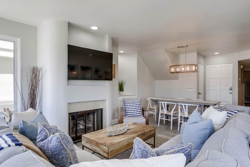 Virtual tour photo 15 of 40 for 2687 Ocean Front Walk