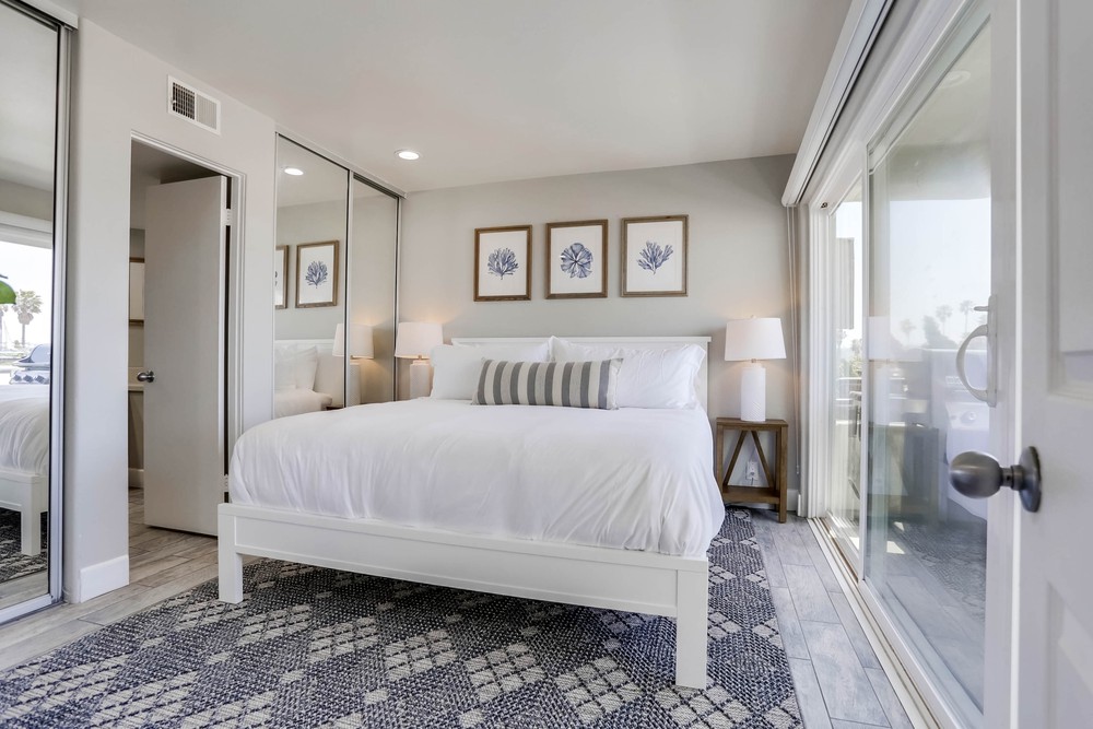 Virtual tour photo 23 of 40 for 2687 Ocean Front Walk