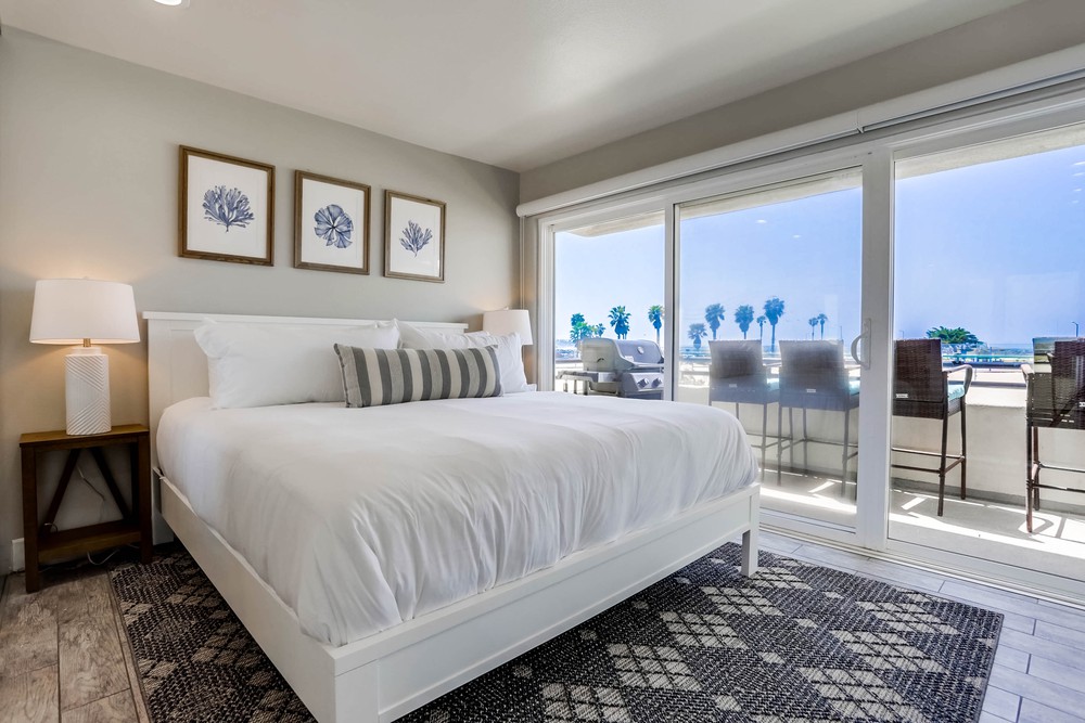 Virtual tour photo 24 of 40 for 2687 Ocean Front Walk