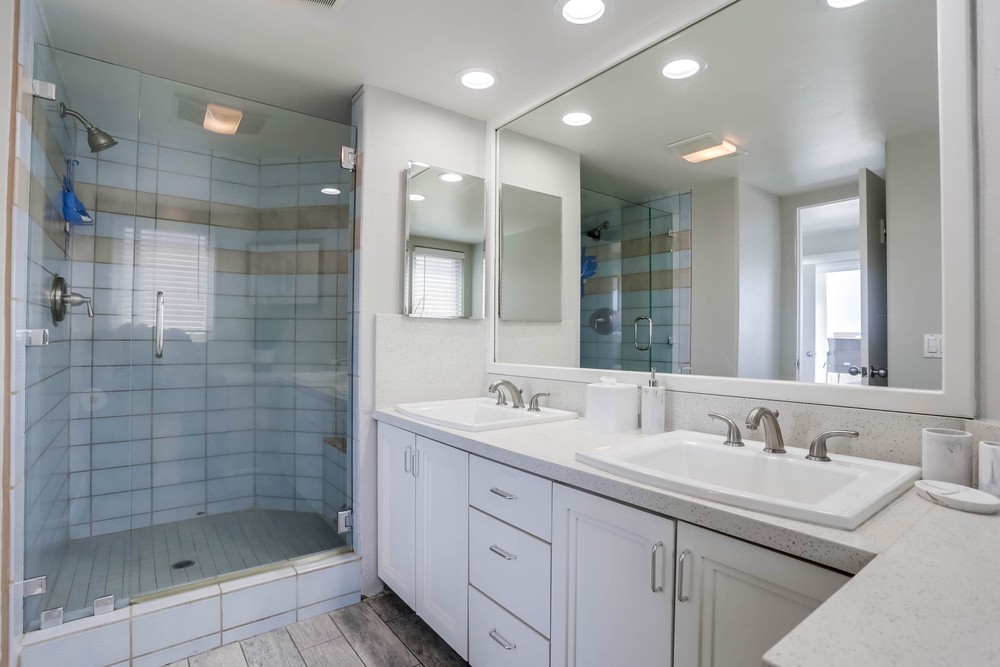 Virtual tour photo 26 of 40 for 2687 Ocean Front Walk