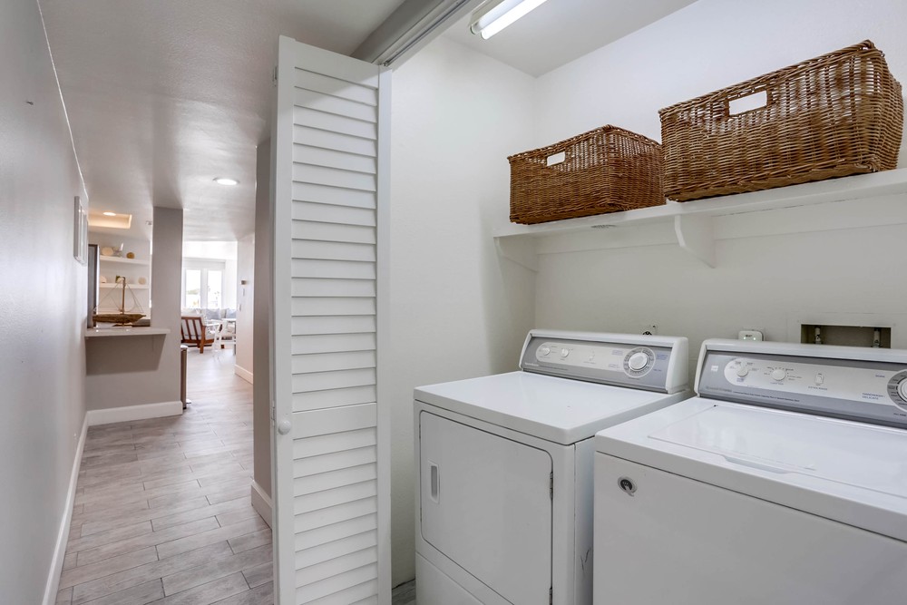 Virtual tour photo 33 of 40 for 2687 Ocean Front Walk