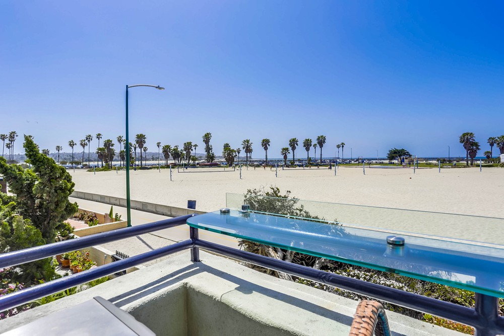 Virtual tour photo 37 of 40 for 2687 Ocean Front Walk
