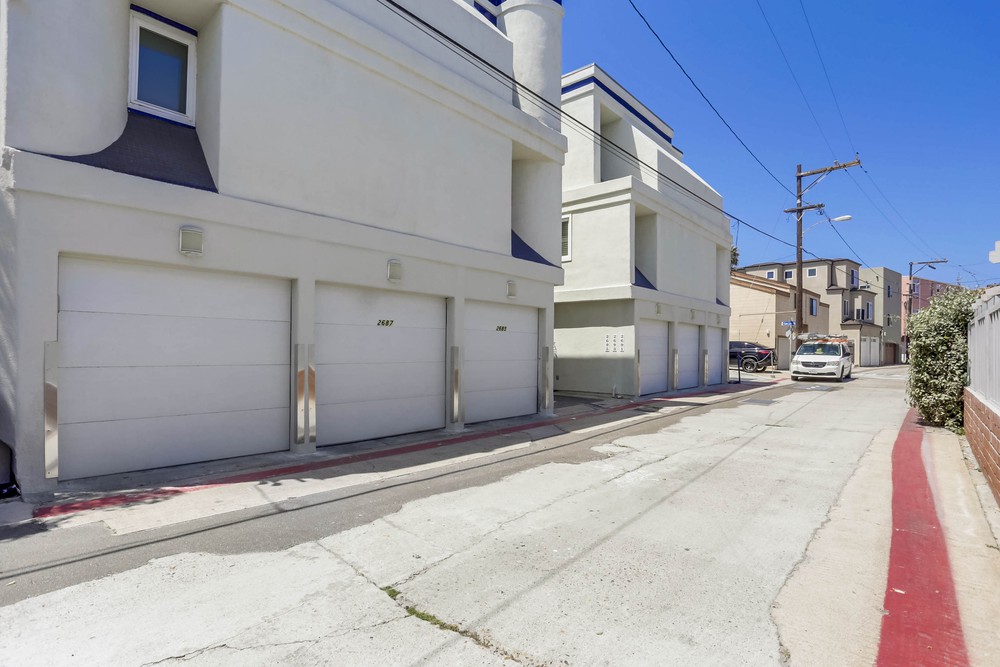 Virtual tour photo 41 of 40 for 2687 Ocean Front Walk