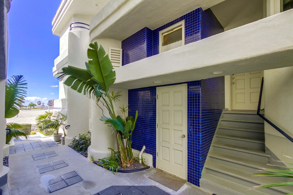 Virtual tour photo 6 of 45 for 2695 Ocean Front Walk