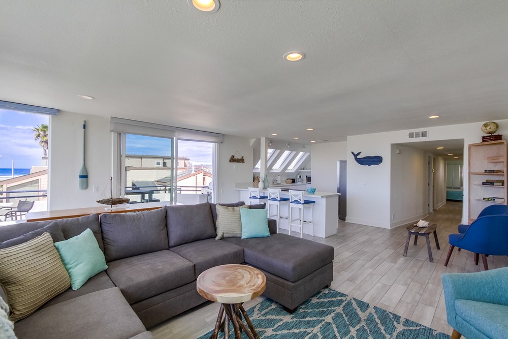 Virtual tour photo 12 of 45 for 2695 Ocean Front Walk