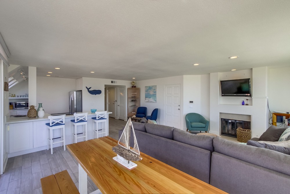 Virtual tour photo 15 of 45 for 2695 Ocean Front Walk