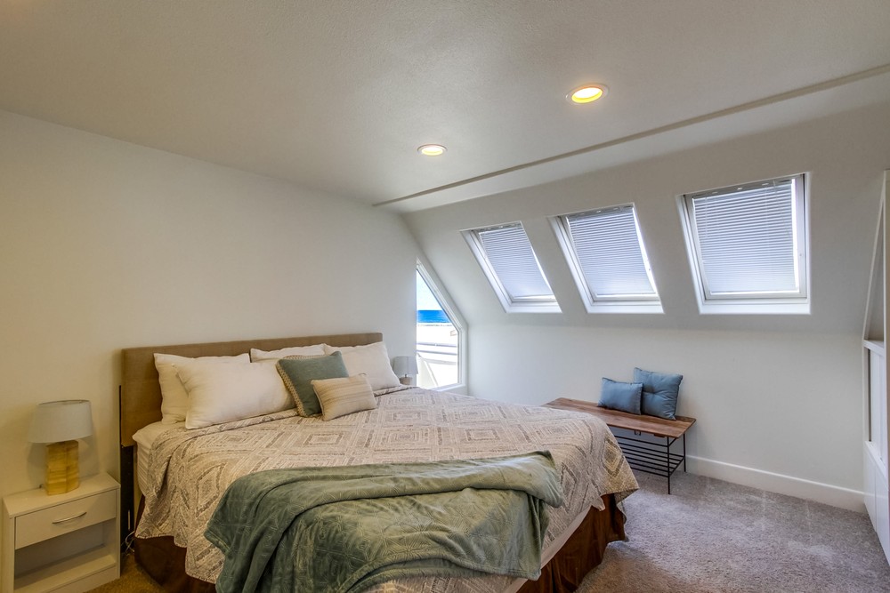 Virtual tour photo 20 of 45 for 2695 Ocean Front Walk