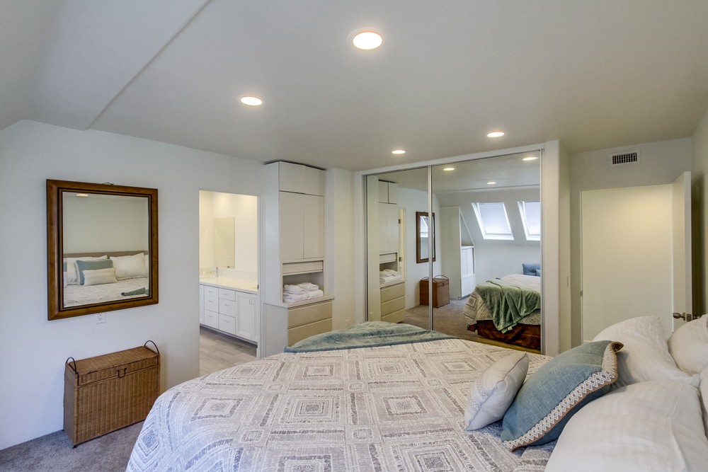 Virtual tour photo 23 of 45 for 2695 Ocean Front Walk