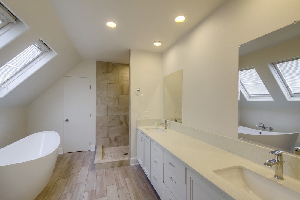 Virtual tour photo 24 of 45 for 2695 Ocean Front Walk