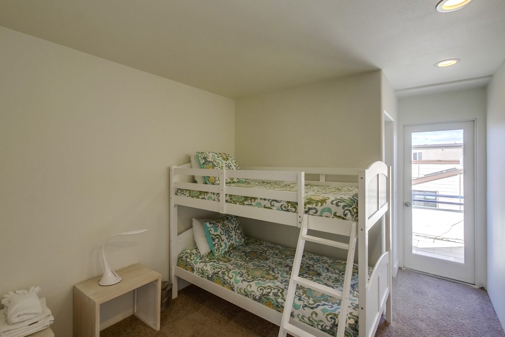Virtual tour photo 26 of 45 for 2695 Ocean Front Walk