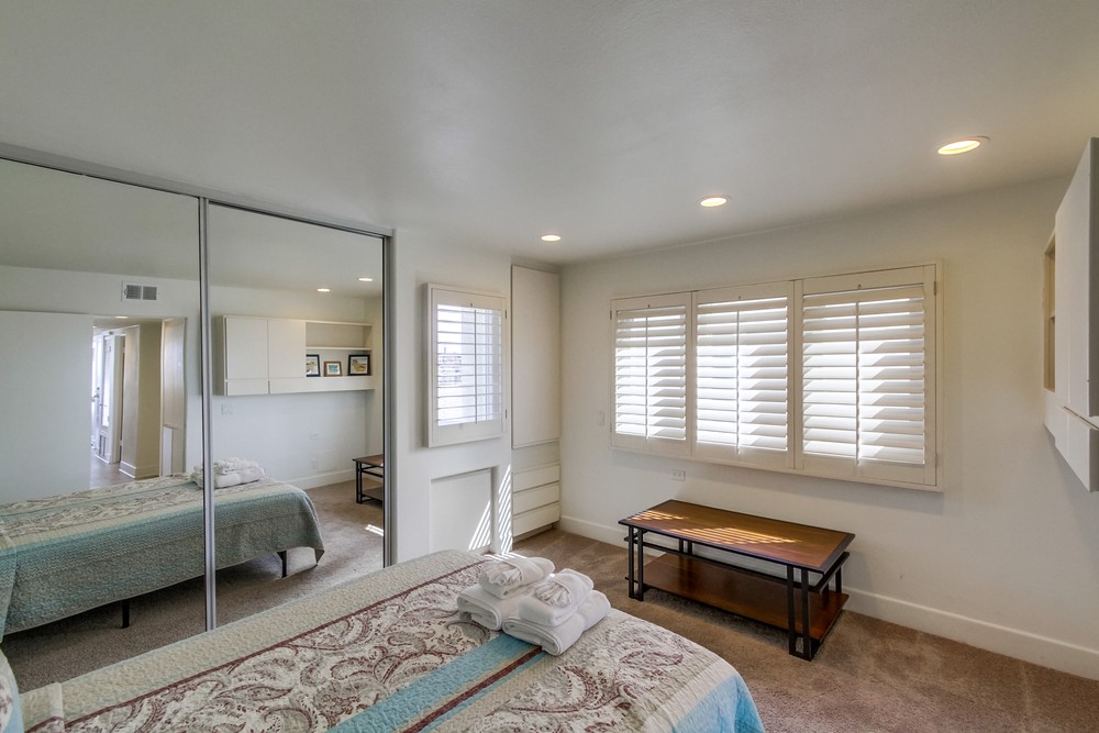 Virtual tour photo 29 of 45 for 2695 Ocean Front Walk