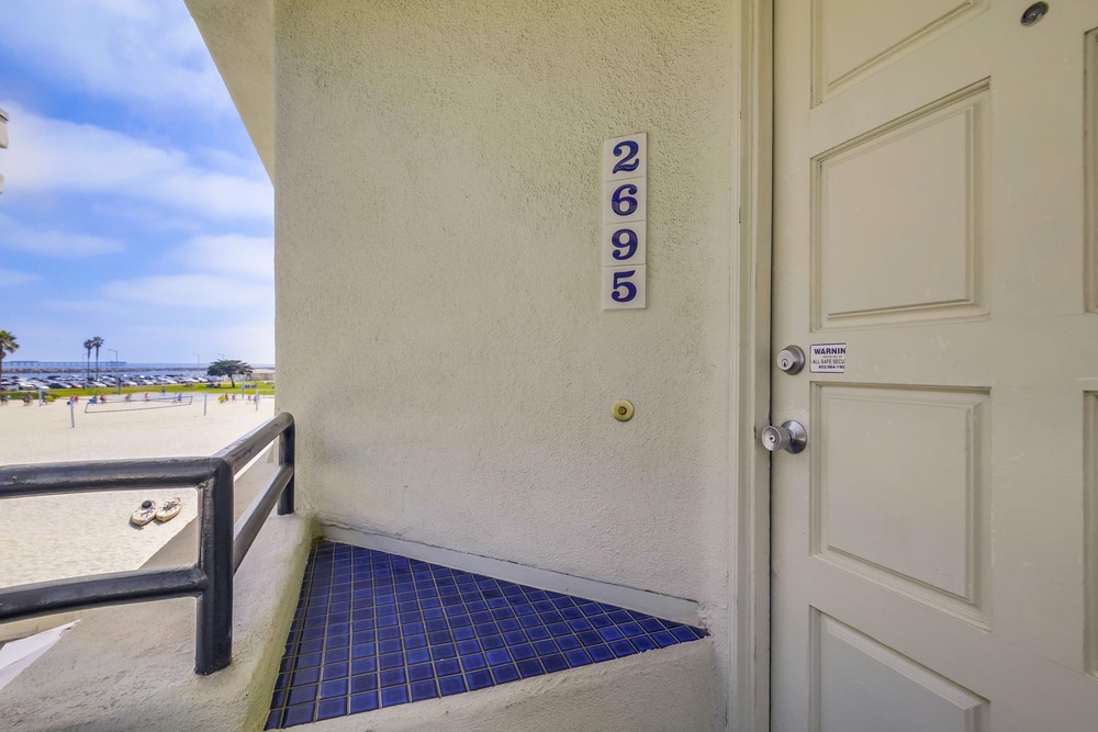 Virtual tour photo 7 of 54 for 2695 Ocean Front Walk