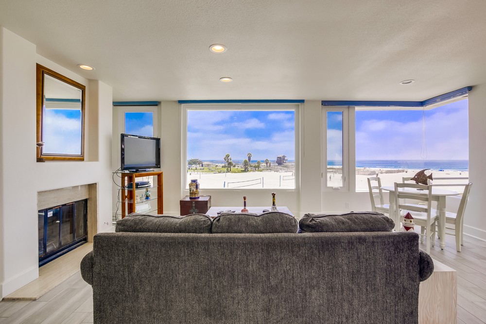 Virtual tour photo 9 of 54 for 2695 Ocean Front Walk