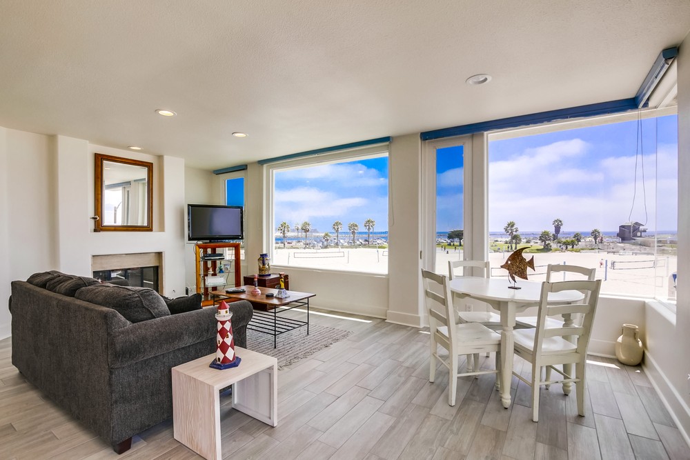 Virtual tour photo 13 of 54 for 2695 Ocean Front Walk