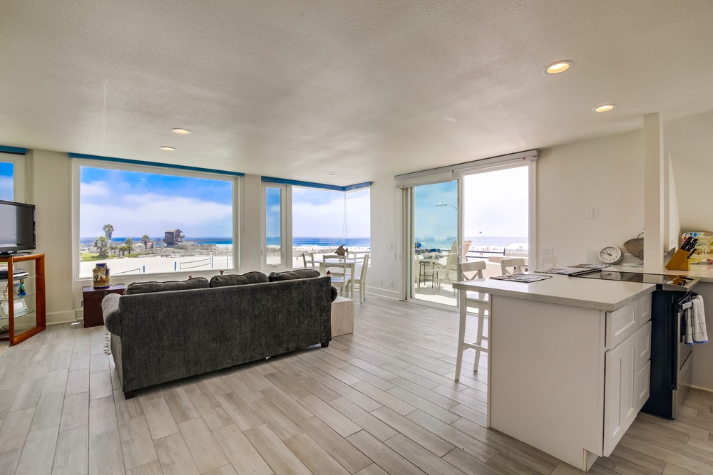 Virtual tour photo 16 of 54 for 2695 Ocean Front Walk
