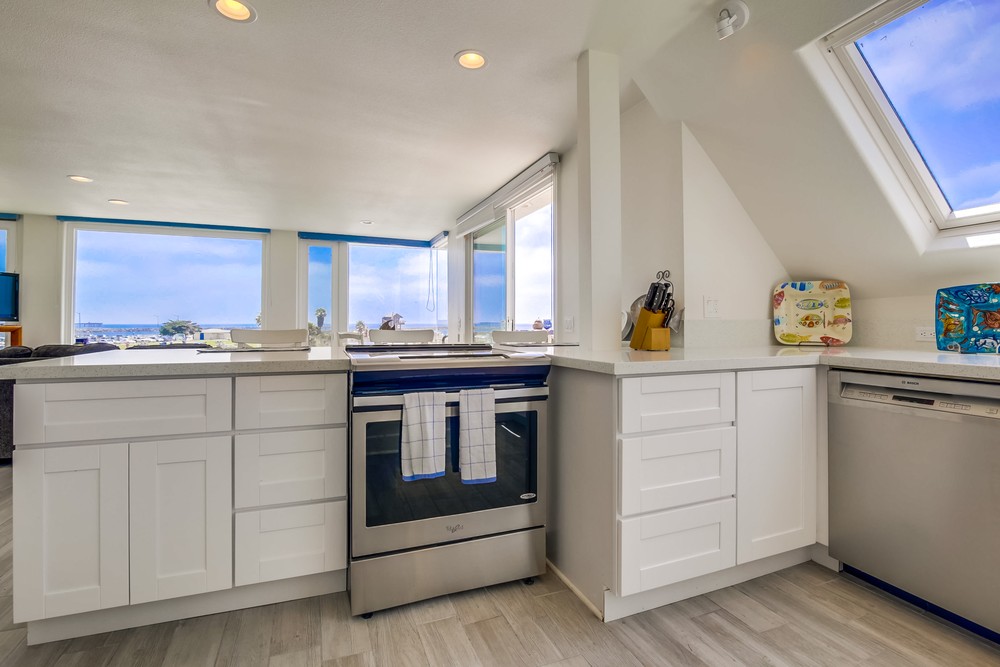 Virtual tour photo 22 of 54 for 2695 Ocean Front Walk