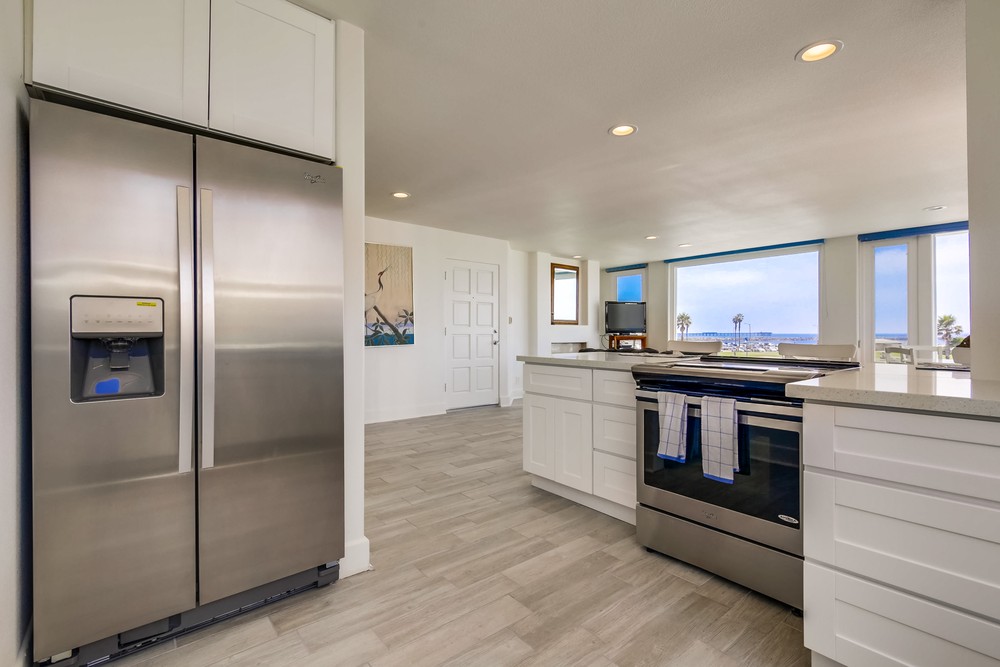 Virtual tour photo 25 of 54 for 2695 Ocean Front Walk