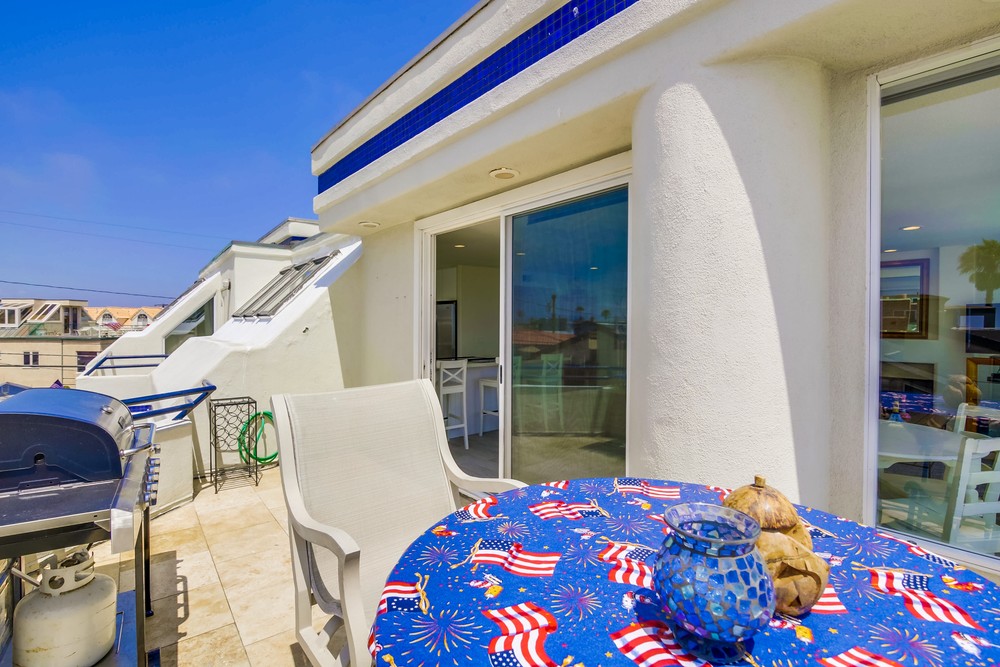 Virtual tour photo 29 of 54 for 2695 Ocean Front Walk