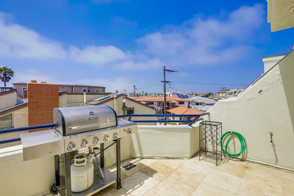 Virtual tour photo 31 of 54 for 2695 Ocean Front Walk