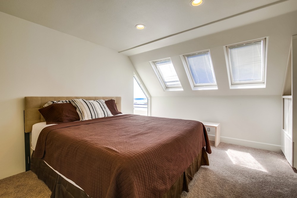 Virtual tour photo 34 of 54 for 2695 Ocean Front Walk