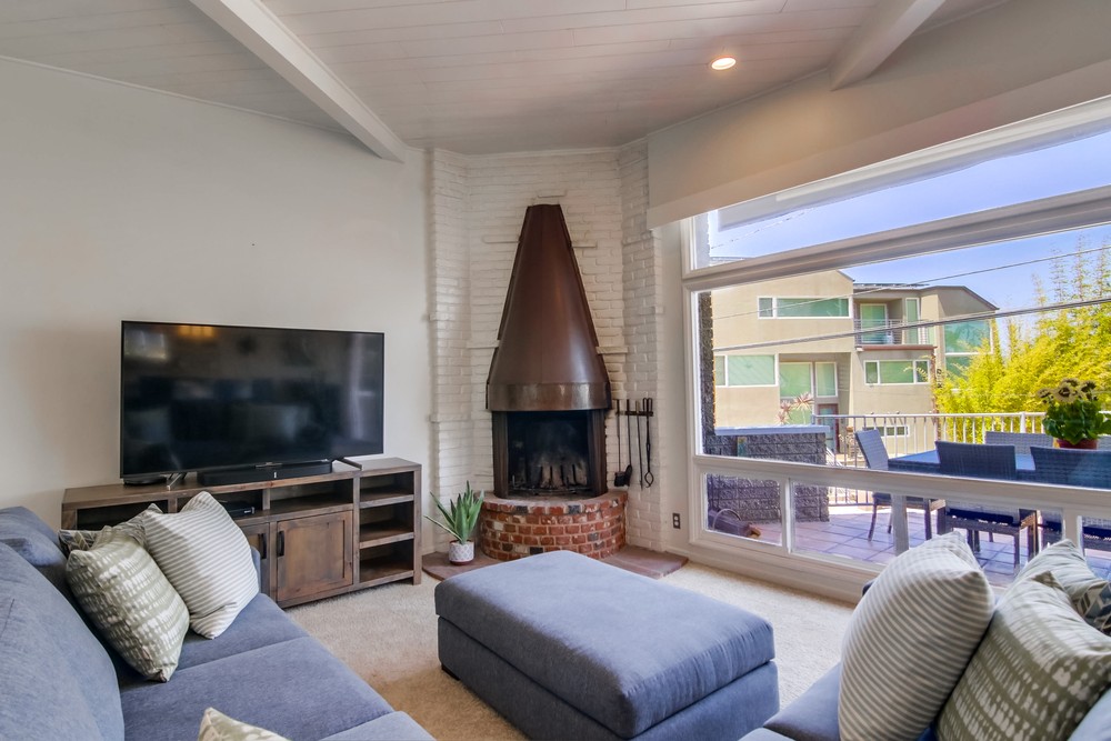 Virtual tour photo 15 of 83 for 2696 Bayside Ln
