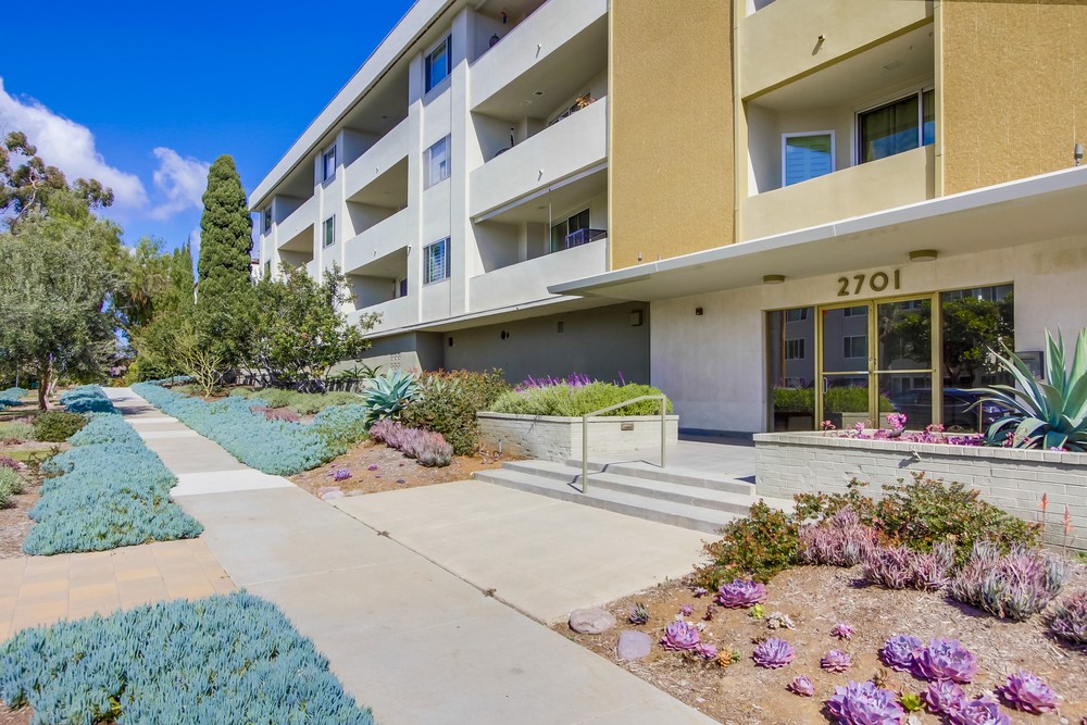 Virtual tour photo 5 of 43 for 2701 2nd Ave #103