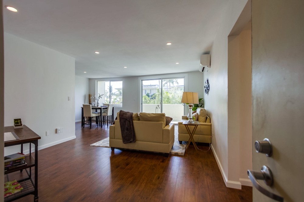 Virtual tour photo 10 of 43 for 2701 2nd Ave #103