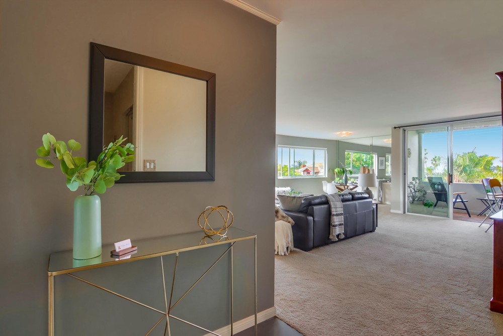 Virtual tour photo 6 of 42 for 2701 2nd Ave