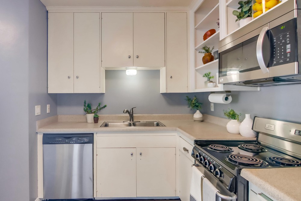 Virtual tour photo 21 of 42 for 2701 2nd Ave