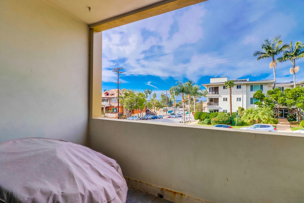 Virtual tour photo 35 of 37 for 2701 2nd Ave UNIT 101