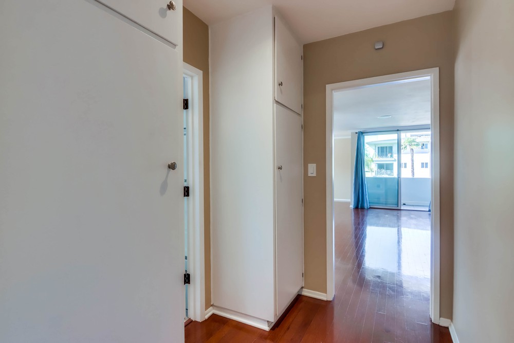 Virtual tour photo 22 of 41 for 2701 2nd Ave