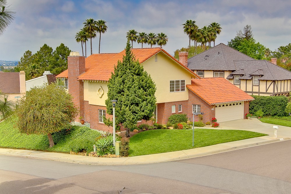 Virtual tour photo 3 of 38 for 2702 Obelisco Ct