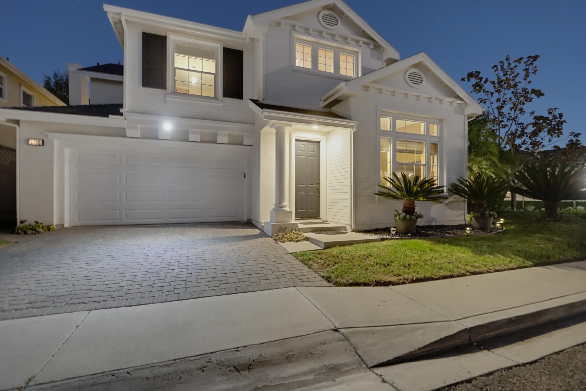 Virtual tour photo 5 of 96 for 2702 W Canyon Ave.