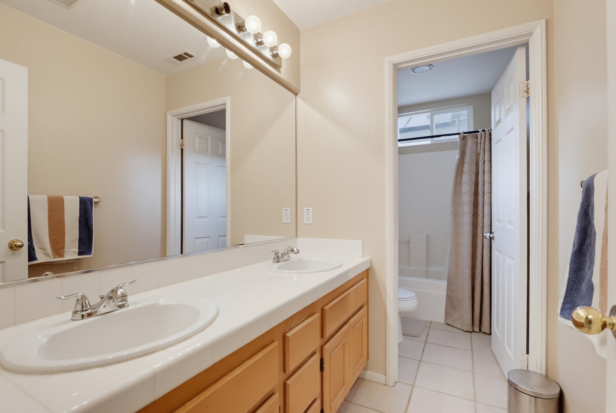 Virtual tour photo 61 of 96 for 2702 W Canyon Ave.