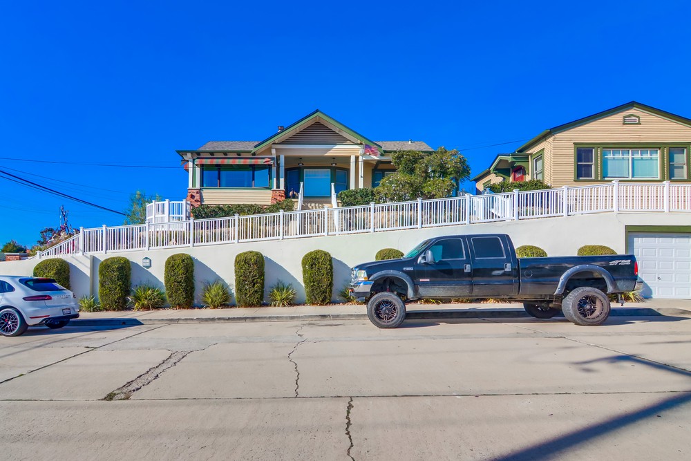 Virtual tour photo 1 of 22 for 2705 Columbia St