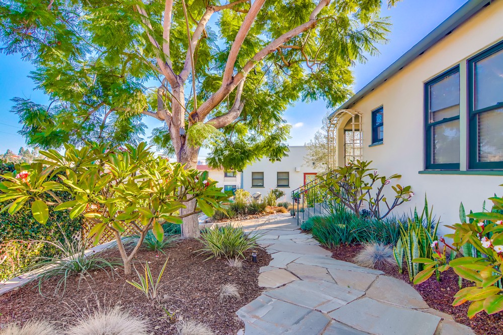 Virtual tour photo 18 of 22 for 2705 Columbia St