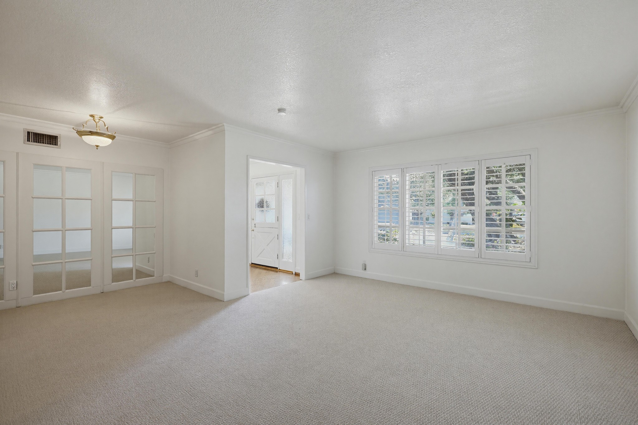 Virtual tour photo 14 of 65 for 2705 E Jacaranda Ave