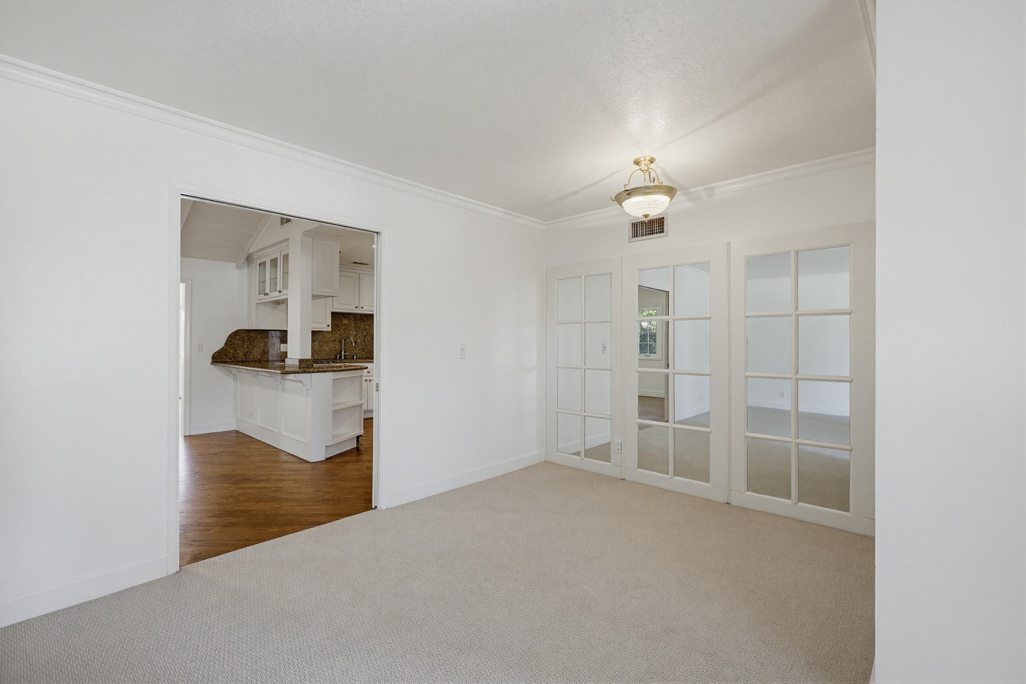 Virtual tour photo 17 of 65 for 2705 E Jacaranda Ave