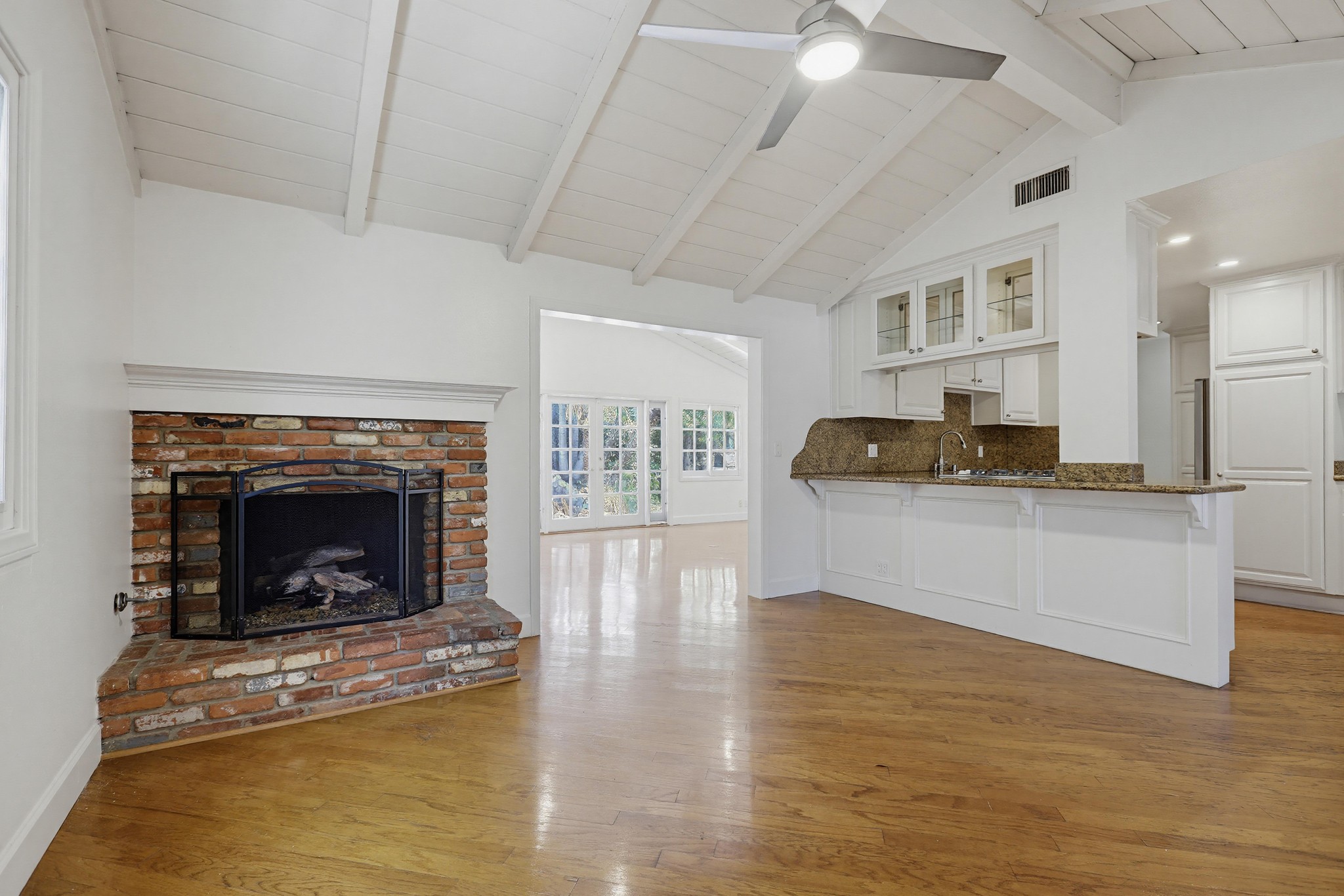 Virtual tour photo 29 of 65 for 2705 E Jacaranda Ave