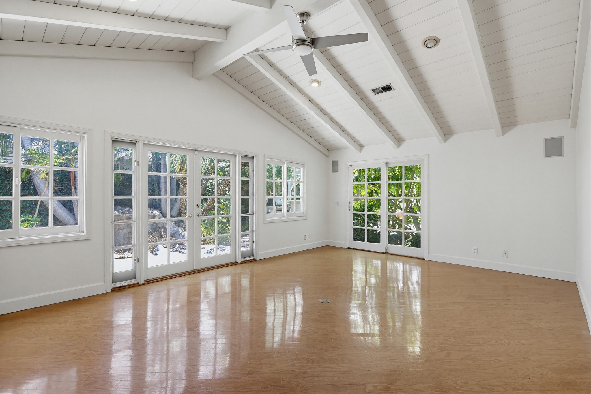 Virtual tour photo 32 of 65 for 2705 E Jacaranda Ave