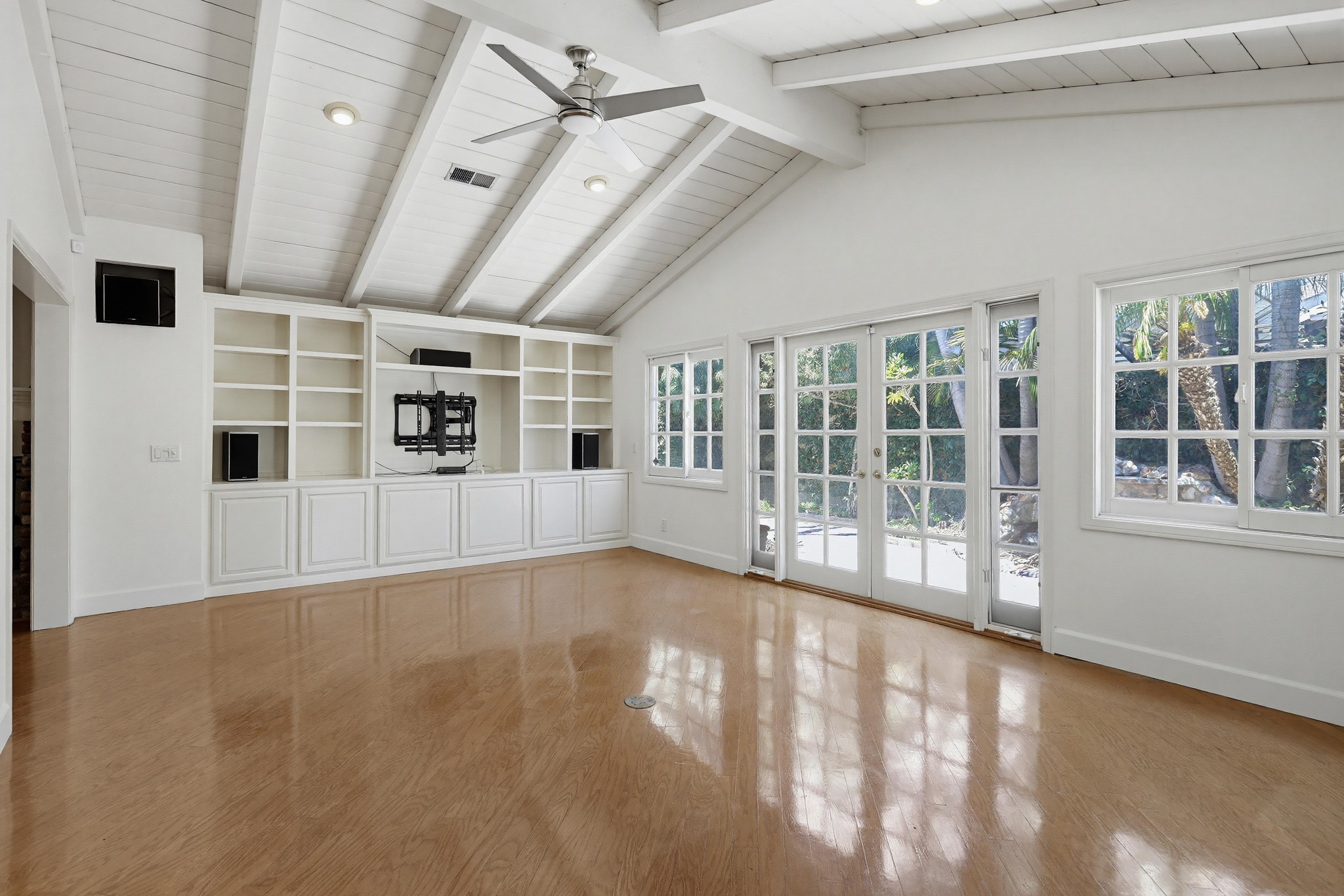 Virtual tour photo 35 of 65 for 2705 E Jacaranda Ave