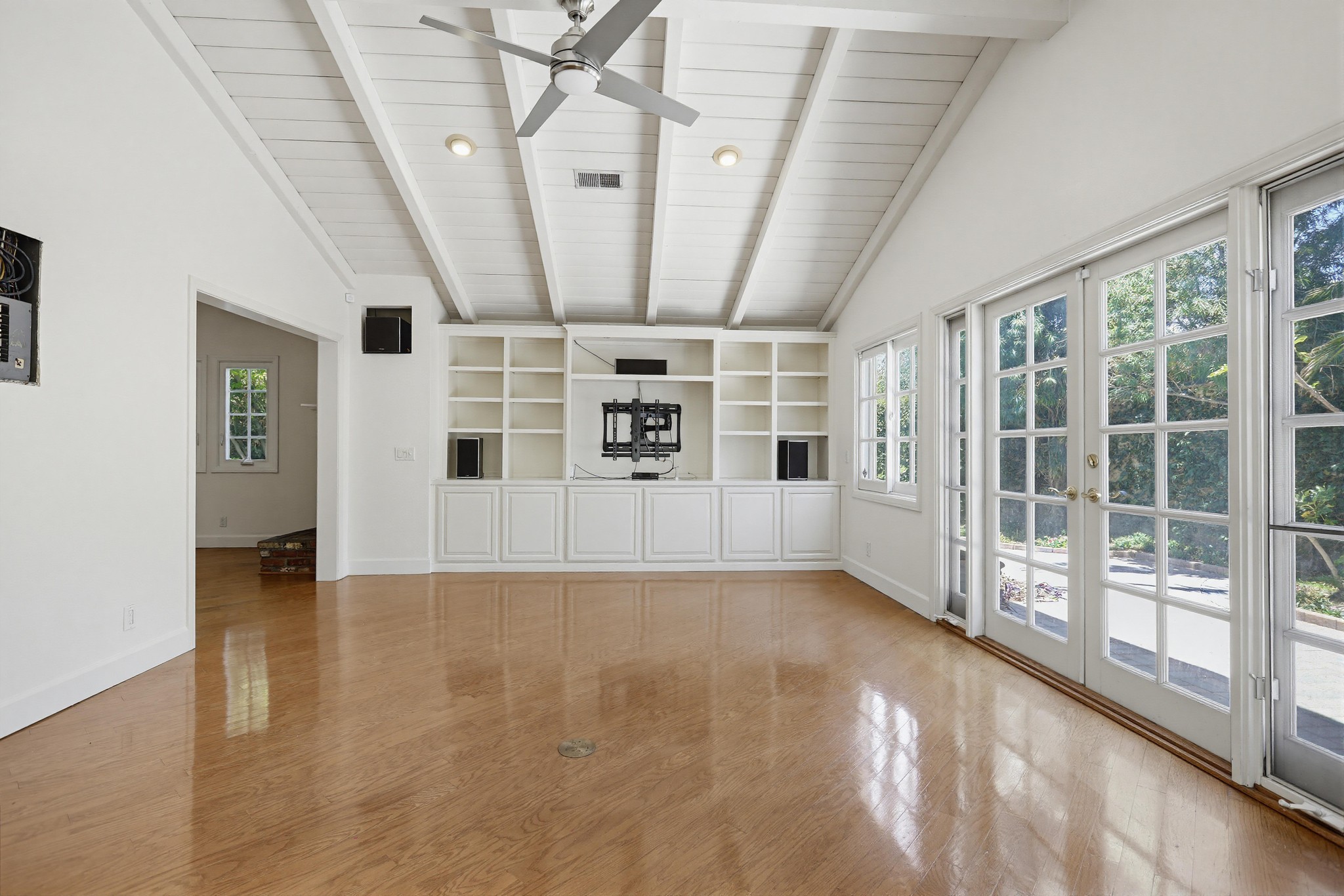 Virtual tour photo 36 of 65 for 2705 E Jacaranda Ave