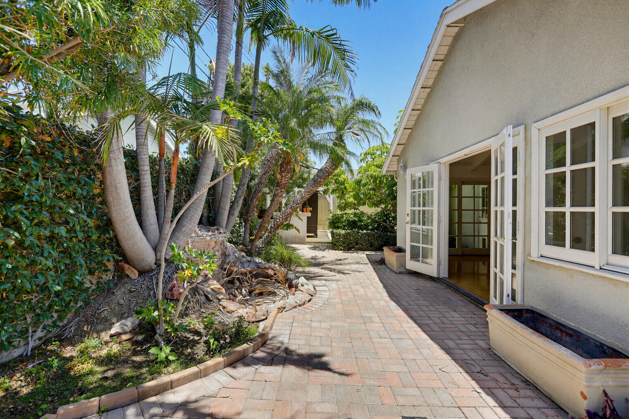 Virtual tour photo 56 of 65 for 2705 E Jacaranda Ave
