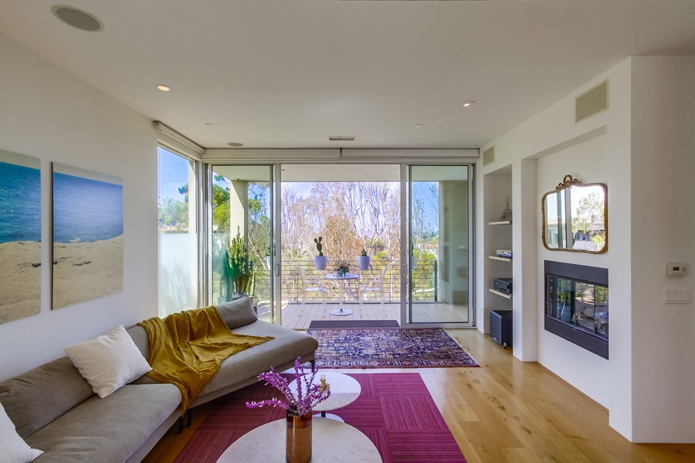 Virtual tour photo 10 of 52 for 2710 1st Ave