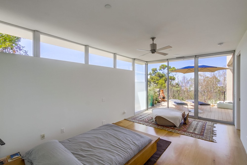 Virtual tour photo 33 of 52 for 2710 1st Ave