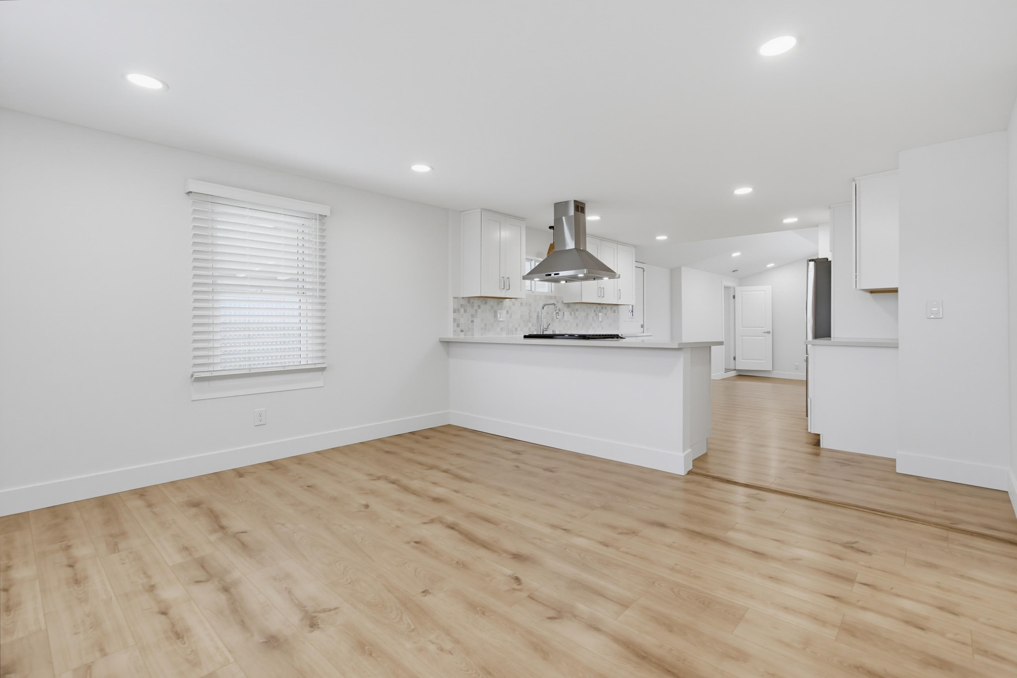 Virtual tour photo 8 of 61 for 2710 Chaffee St