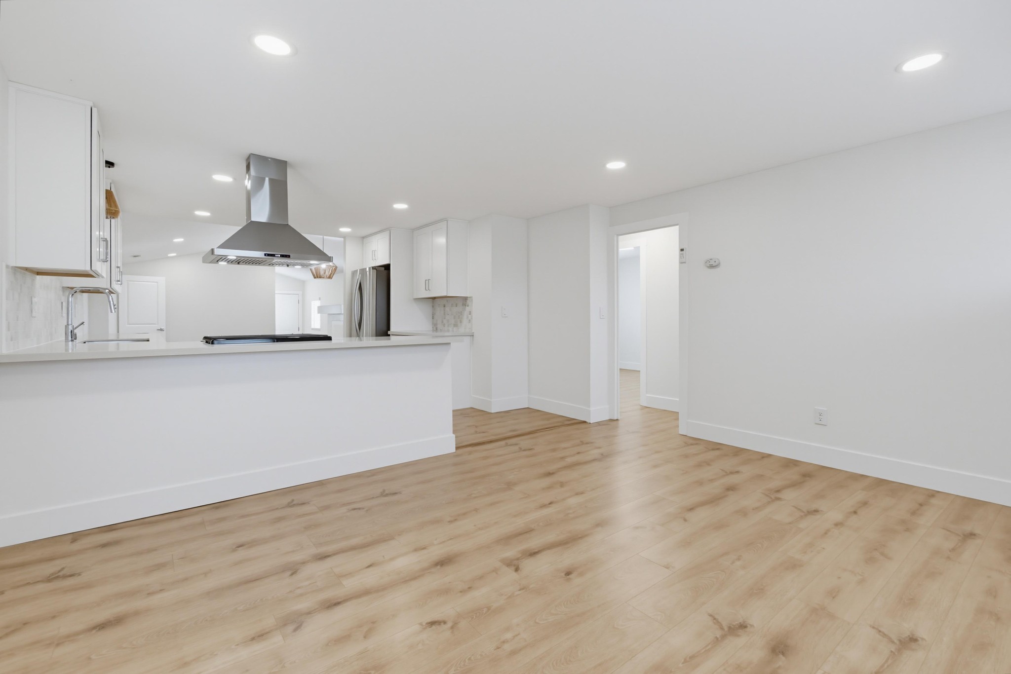 Virtual tour photo 9 of 61 for 2710 Chaffee St