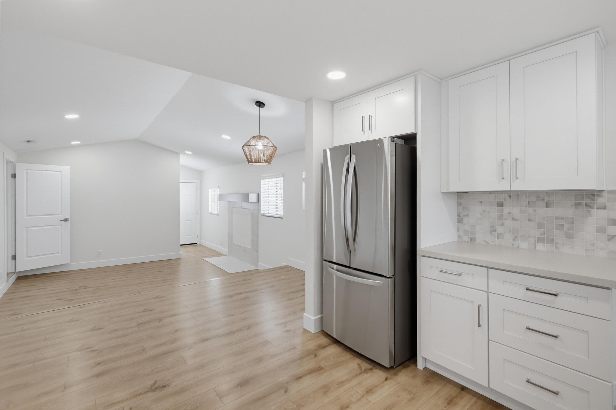 Virtual tour photo 14 of 61 for 2710 Chaffee St