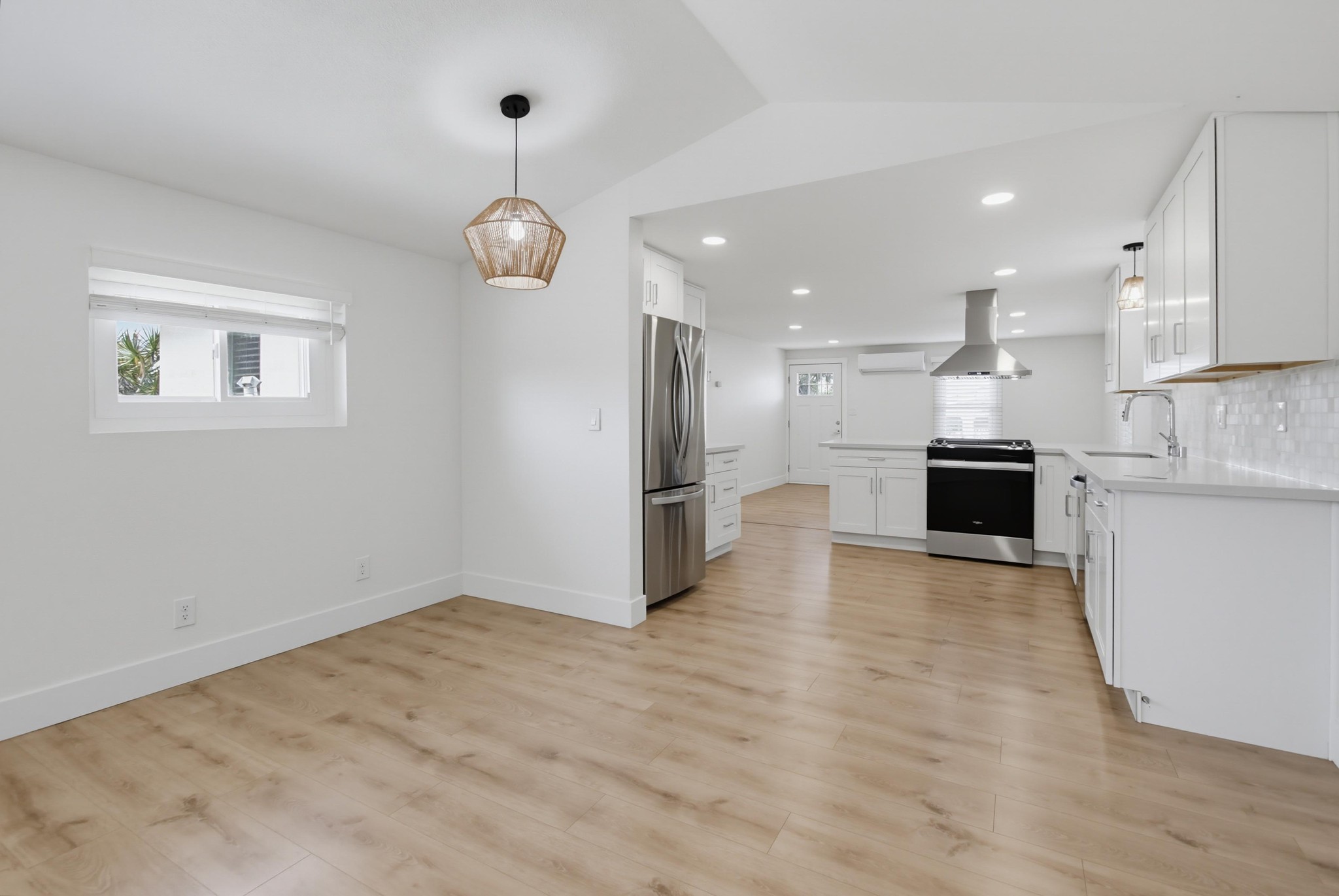 Virtual tour photo 16 of 61 for 2710 Chaffee St